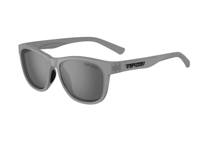 Tifosi Swank Sonnenbrille Satin Vapor mit polarisierten Smoke Gläsern seitliche Ansicht